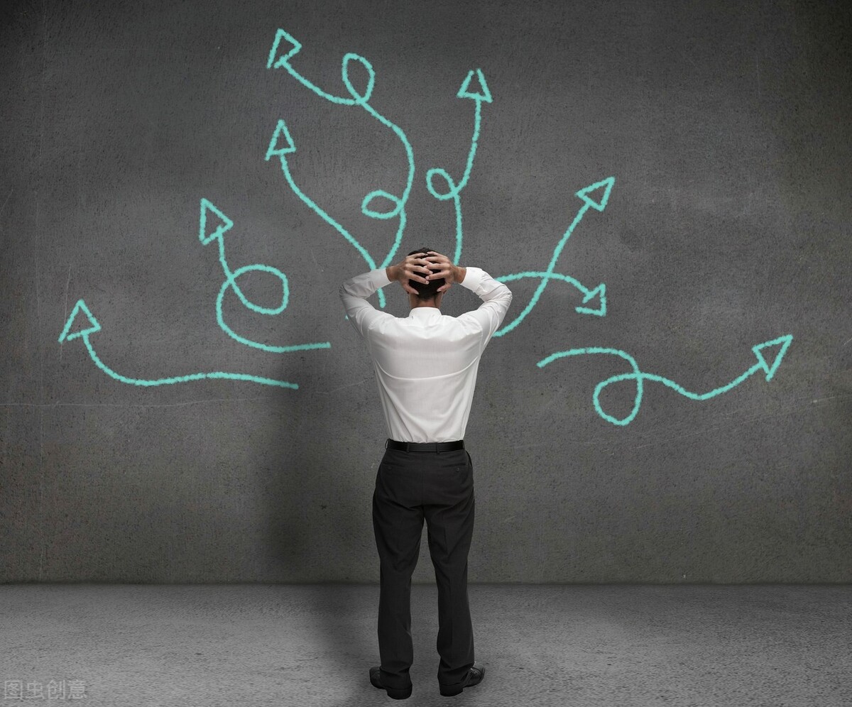 上班期间把同事烫伤怎么解决,员工烫伤客人怎么处理