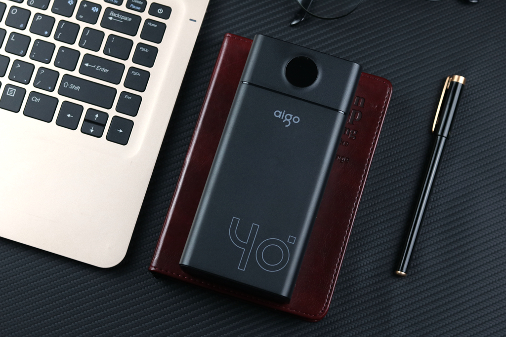 充电宝户外移动电源军用,aigo充电宝v300