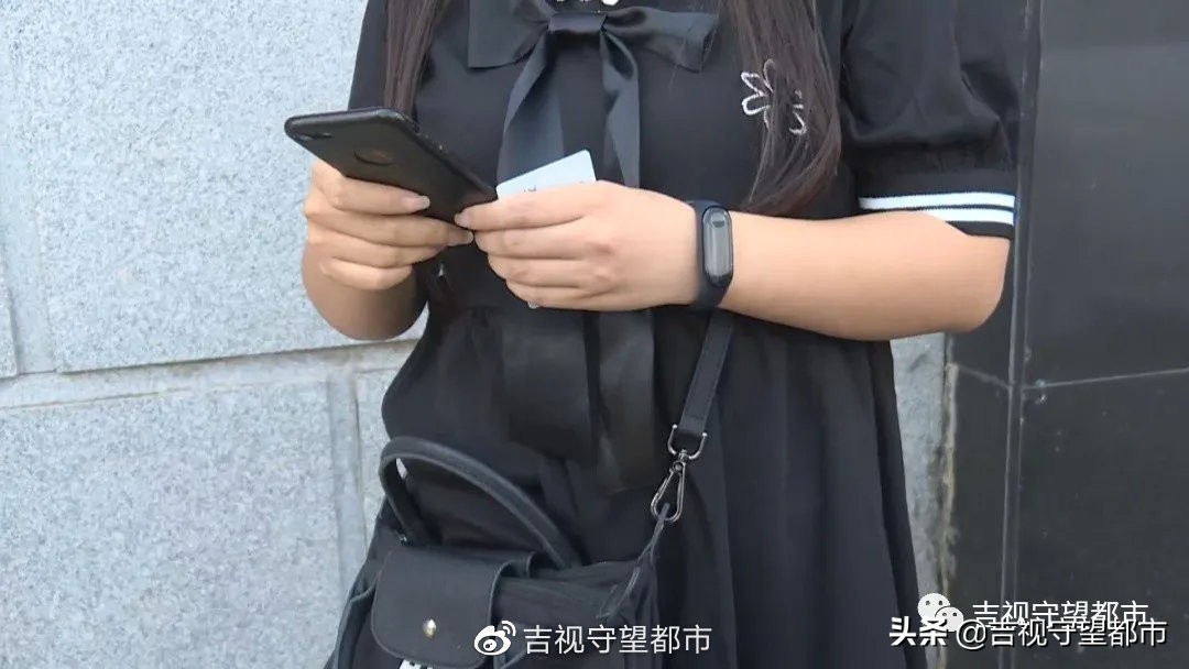 谁办的卡？女子成移动“黑户”，名下有卡6000张