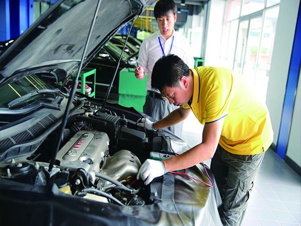 汽车小刮小蹭有必要出险吗,汽车小刮小蹭正常吗