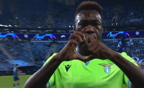 欧冠1-1，拉齐奥苦战俄罗斯劲旅！32岁福将扳平，教练都急了