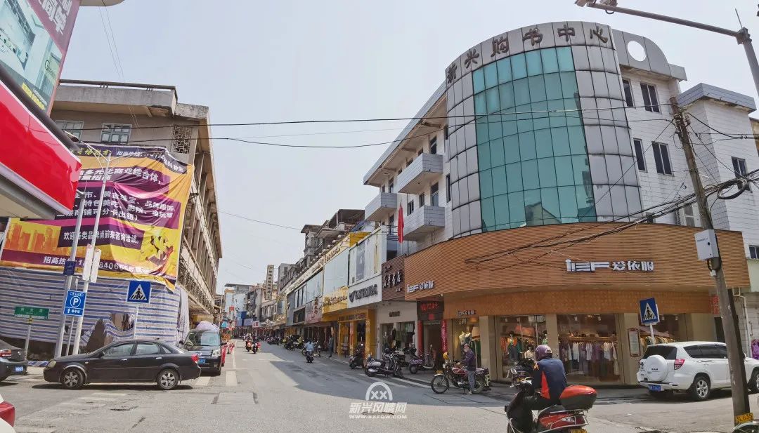 老照片中感受沧桑巨变,80年代的城市风貌老照片