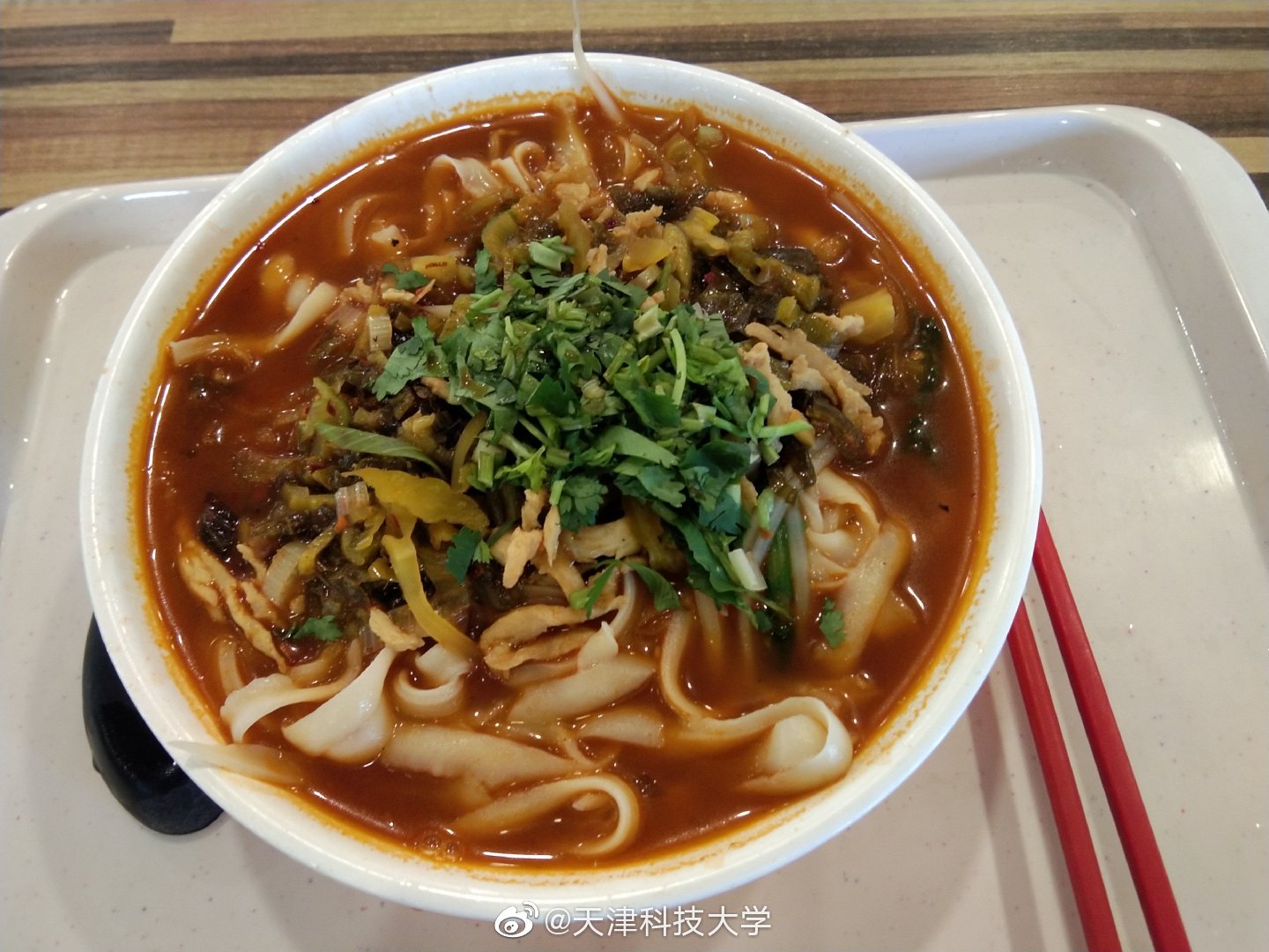 天津最馫大学食堂：晚上吃啥？给你安排的明明白白