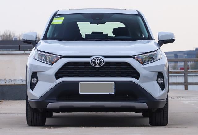 买不起霸道的丰田车主,开了的12年丰田rav4还值得入手吗