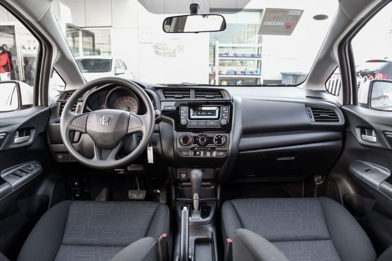 8万块的平民超跑买飞度不如选它,纯市区代步飞度到底值不值得买