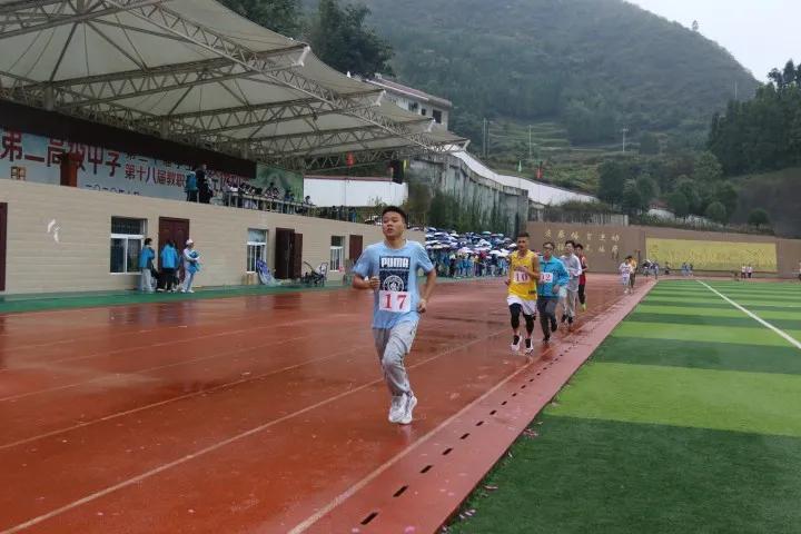 向日葵、比卡丘,嗨翻桐梓这些学校