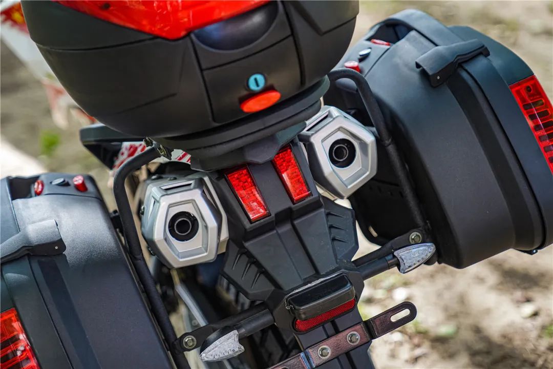 银钢铁拳250到底值不值得入手,1万左右的重型拉力车