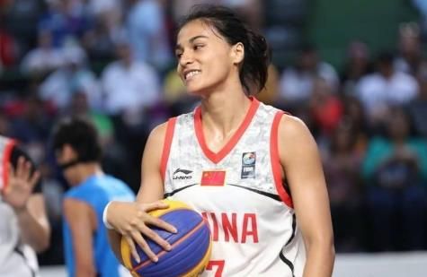 令人感动！联赛激战正酣这两名*疆新**球员却在默默做这件事