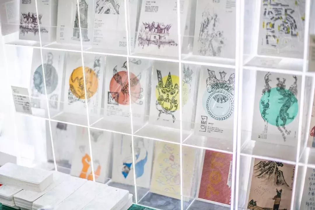 独此一家，机器跨越百年，户部山上的这家小店印出家乡生活的墨迹