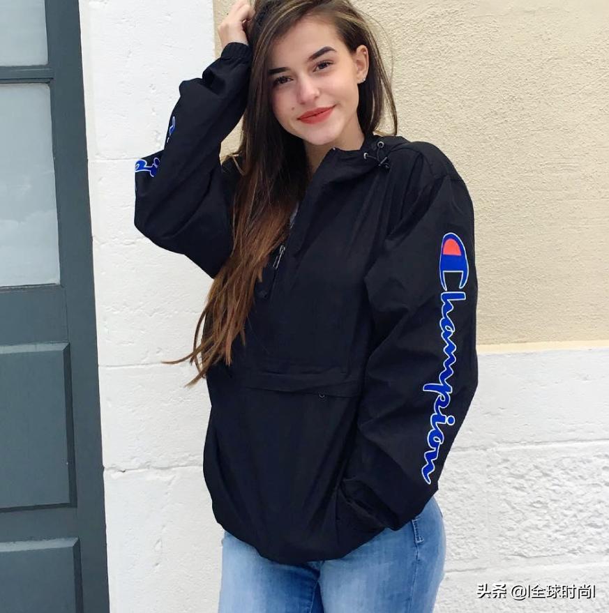 法国新星模特，娇羞柔美美人痣性感少女的法式优雅风