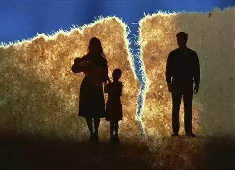 我老婆成植物人了，我离婚有错吗？