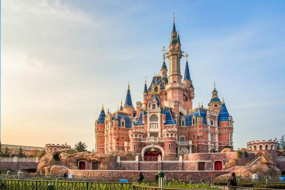上海和香港迪士尼的区别,上海迪士尼大还是香港迪士尼大