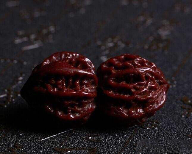 玩核桃是看棱还是尖,玩核桃多大的最合适