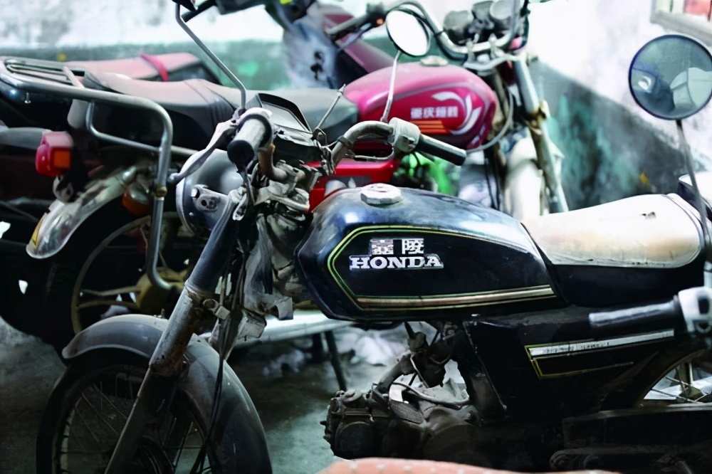 名下有报废摩托车影响出售小车吗,名下有报废摩托车还可以买新车吗