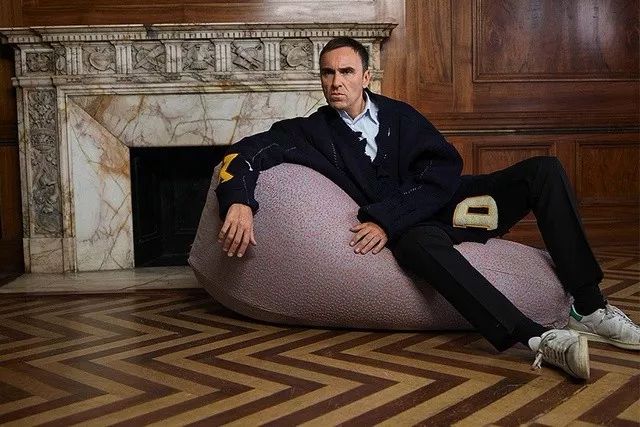 CK是个负心汉，将RafSimons逐出门户，究竟错在谁？