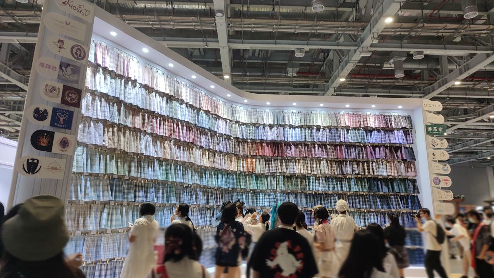 街头迷思-为什么步行街上10个女生里面有5个jk