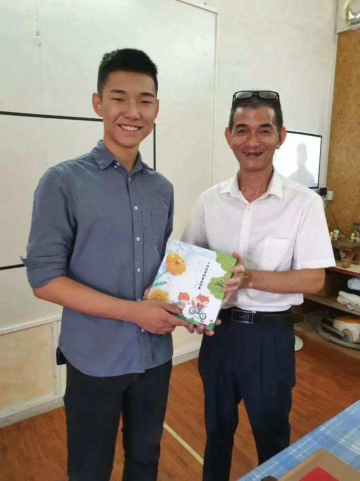 年仅20岁北美高材生张一得自杀去世，网红单亲爸爸遭质疑