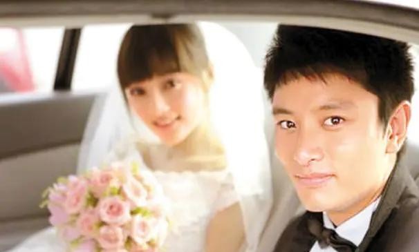 贾乃亮和李小璐离婚的真实情况,李小璐和贾乃亮因为什么离婚的