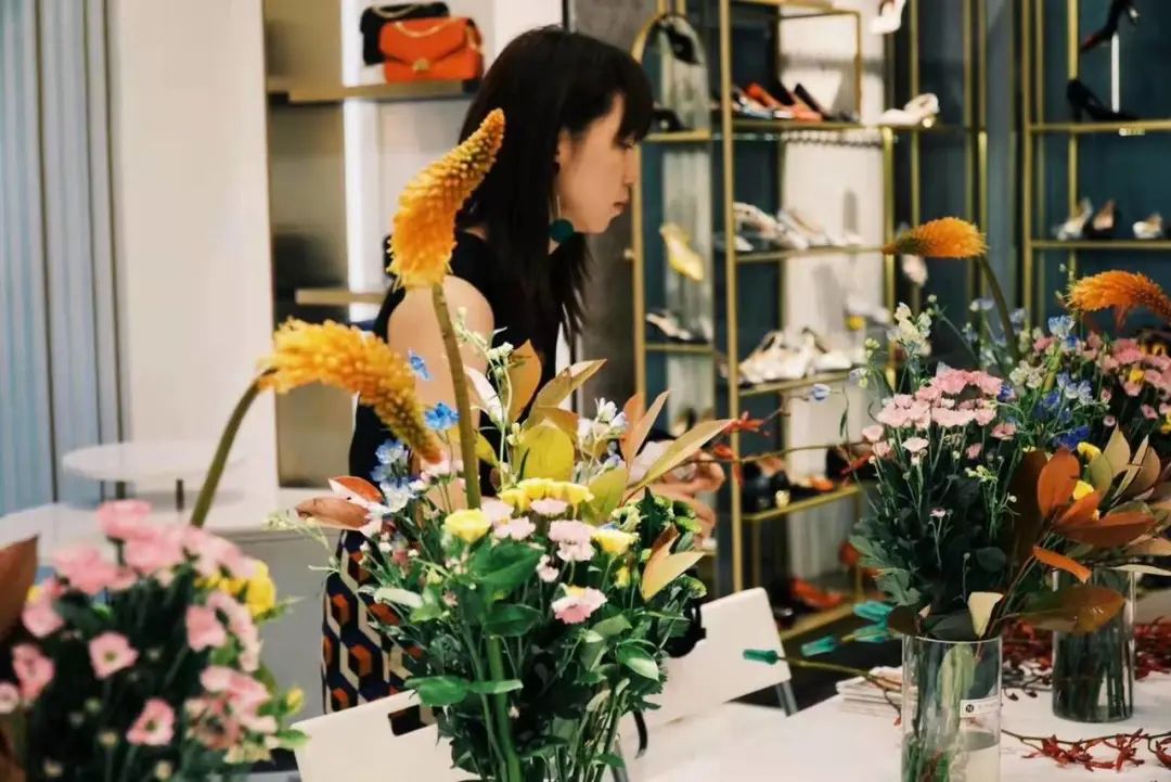 一不小心开了间花店，还和各种大牌合作，真的香