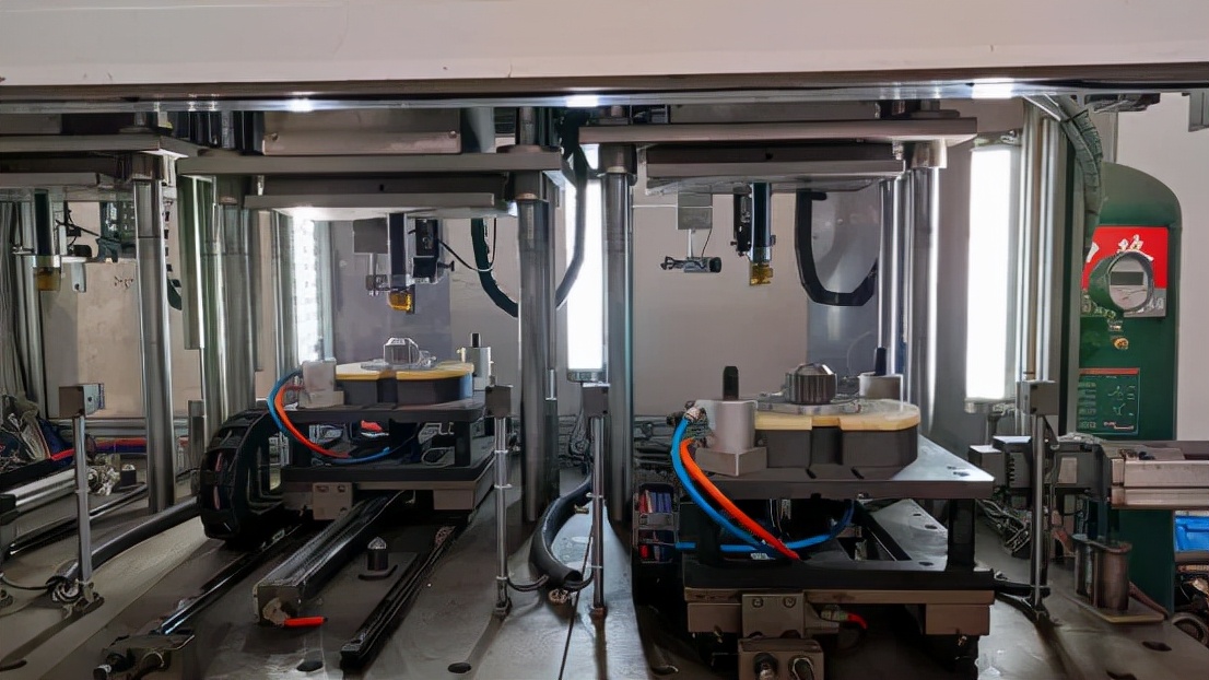 易宏汽车销售服务有限公司,易宏汽车服务有限公司