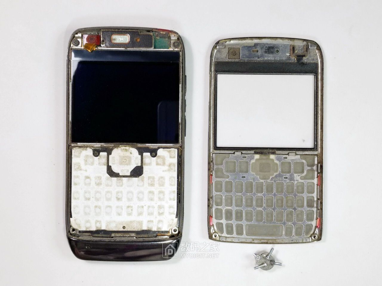 70余图拆解2008年款诺基亚全键盘旗舰E71,曾经的神机名不虚传