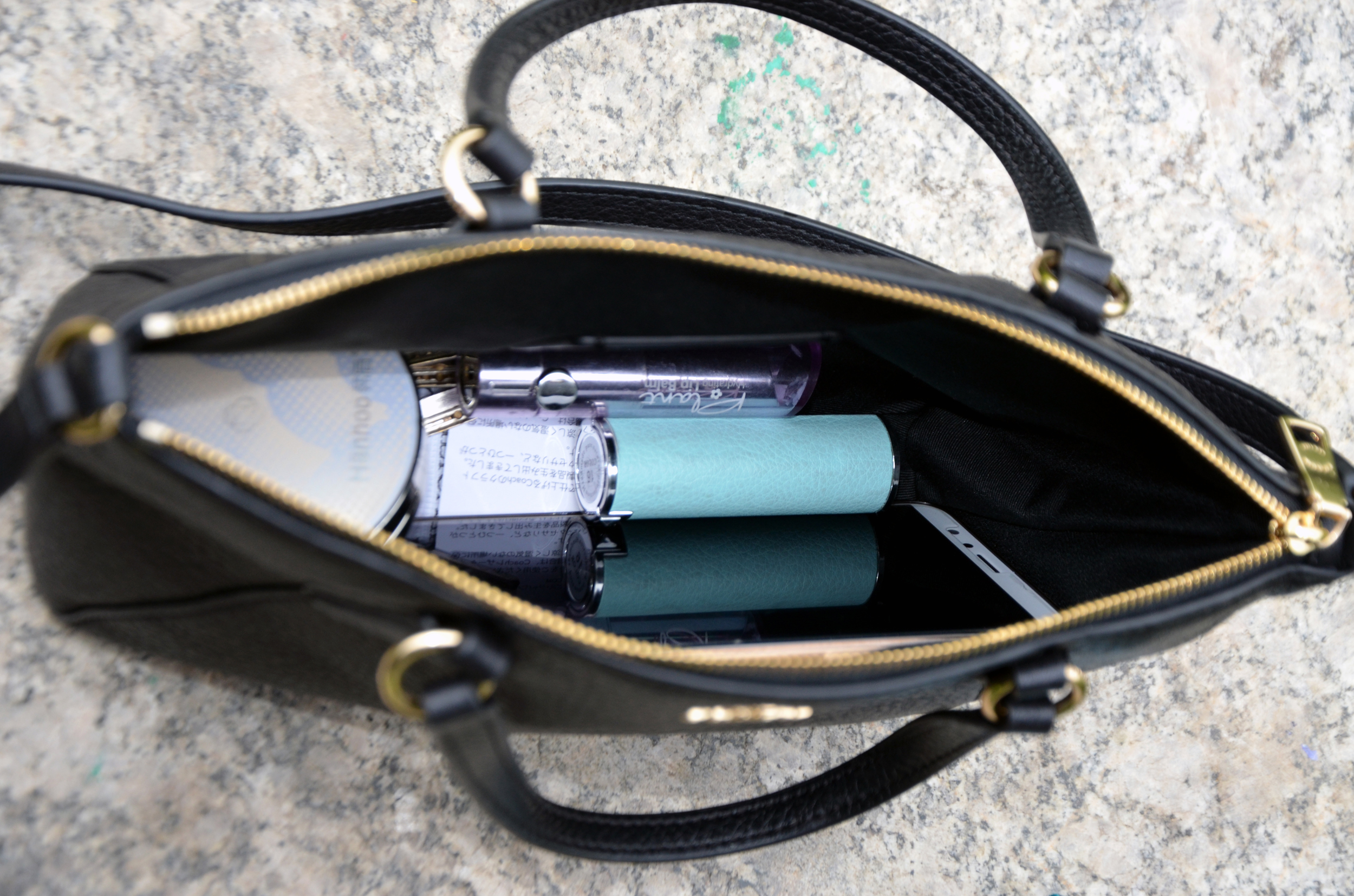 蔻驰coach饺子包,蔻驰女包的包包怎么样