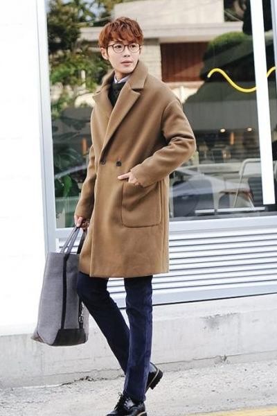 男生卡其色大衣穿搭高级感,男生卡其色衣服内搭怎么搭配