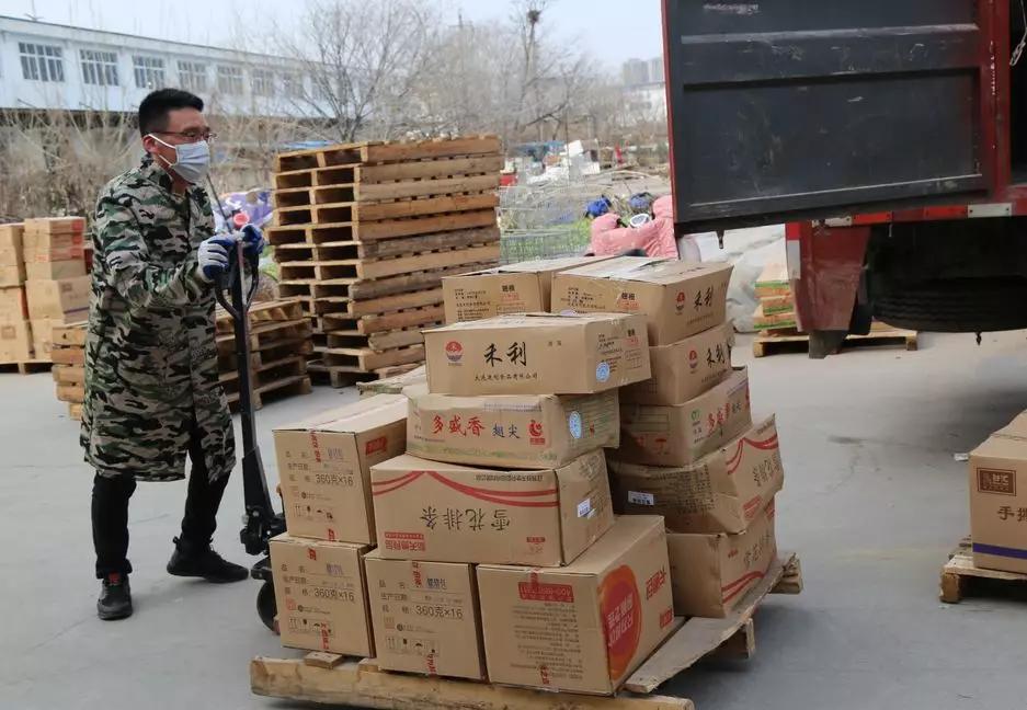 【战疫行动】黄州人，你下单代购的蔬果都是从哪里、怎么来的？——保供“战场”系列报道（四）