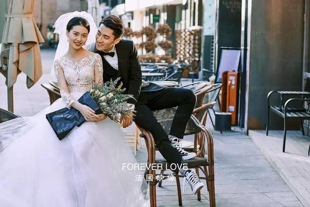 街拍婚纱照怎么拍才好看,韩式街拍婚纱照怎么拍才好看