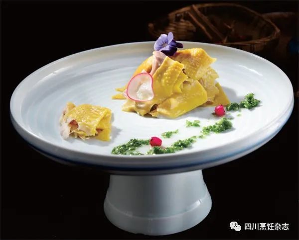 下饭脑花，三椒三香渡花鲢，坛子肉，椒麻脆皮鸡，焦糖脆皮虾...这些菜颇受年轻食客青睐