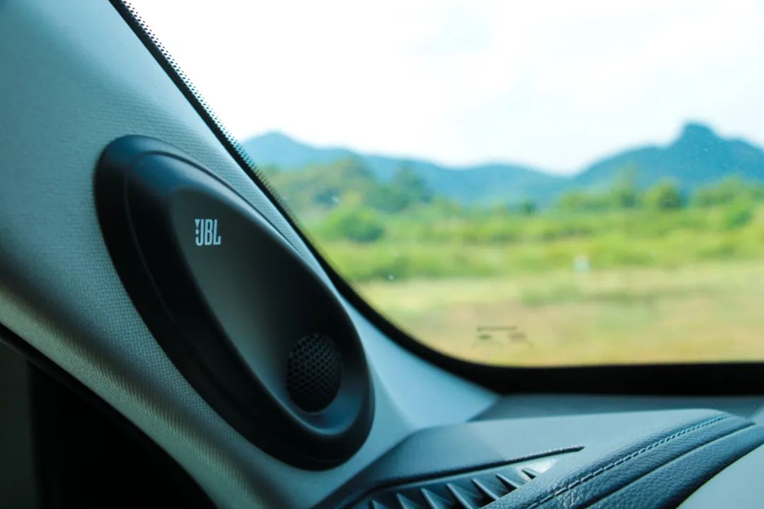 第四代汉兰达精英版体验,汉兰达两驱精英7座试驾视频