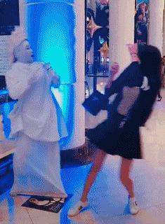 搞笑gif你们这些城里人太会玩了,搞笑gif逗比的世界你永远理解不了