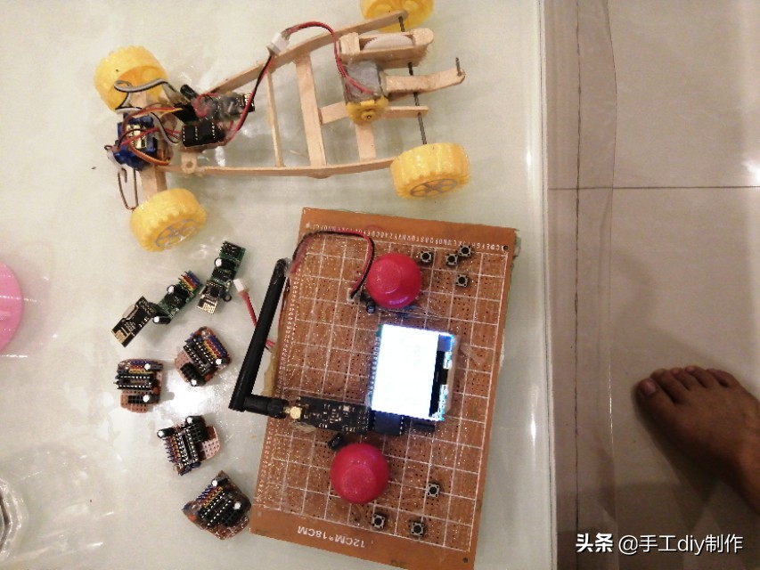 鐖辫悵鑾夐仴鎺у櫒鏁欑▼ (鐚粰鐖变附涓濈殑鐜╁叿鏁欑▼)