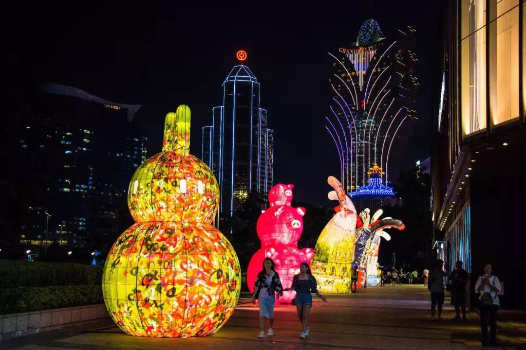 国庆去澳门有什么玩？带娃赏烟火看花灯，享全球最大喜来登酒店