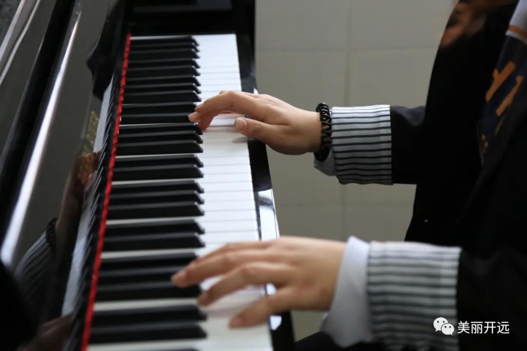 你好，开远四中——“半百少年”助力少年勇敢追梦！