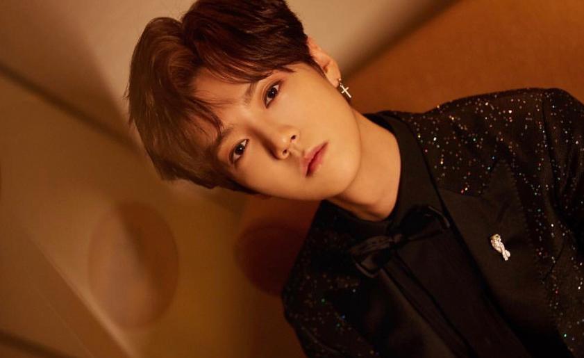 出生在军区大院,鹿晗军营长大