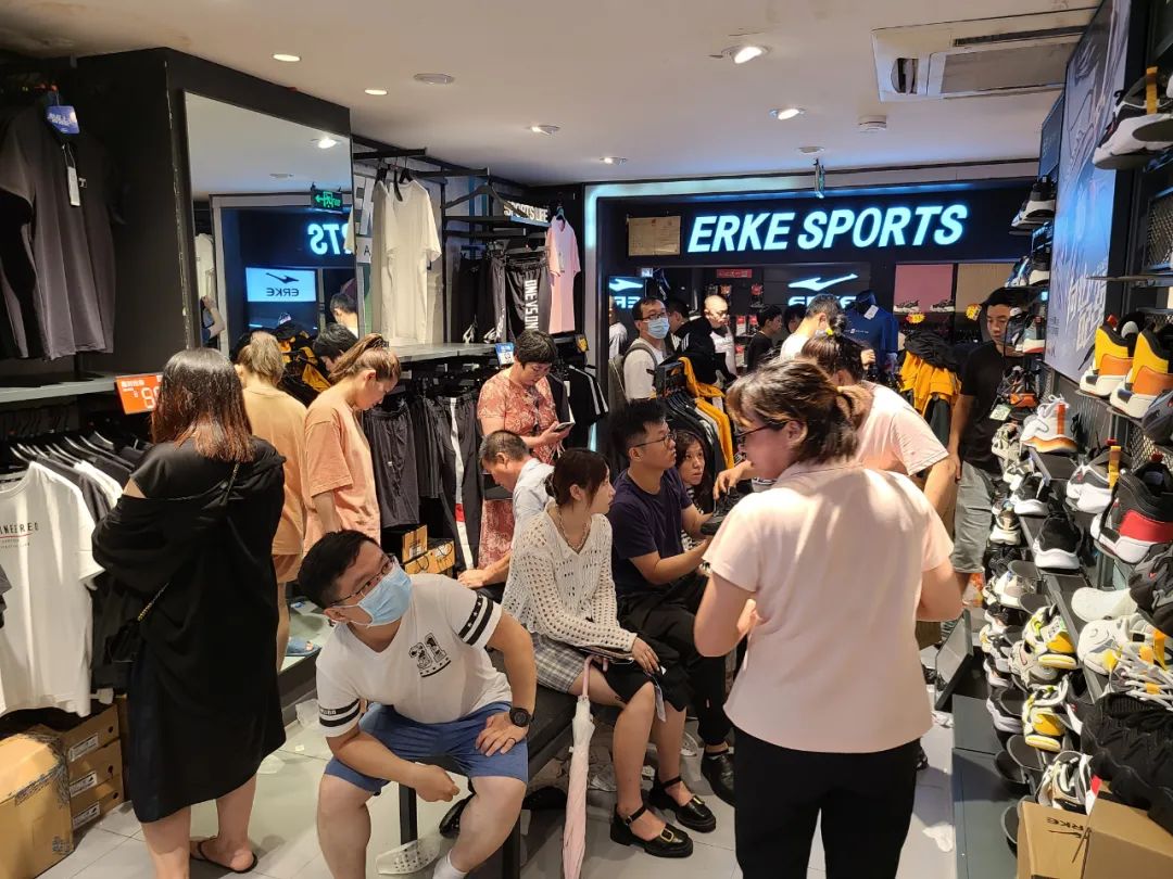 鸿星尔克最近怎么这么火爆,鸿星尔克2021年什么时候火的