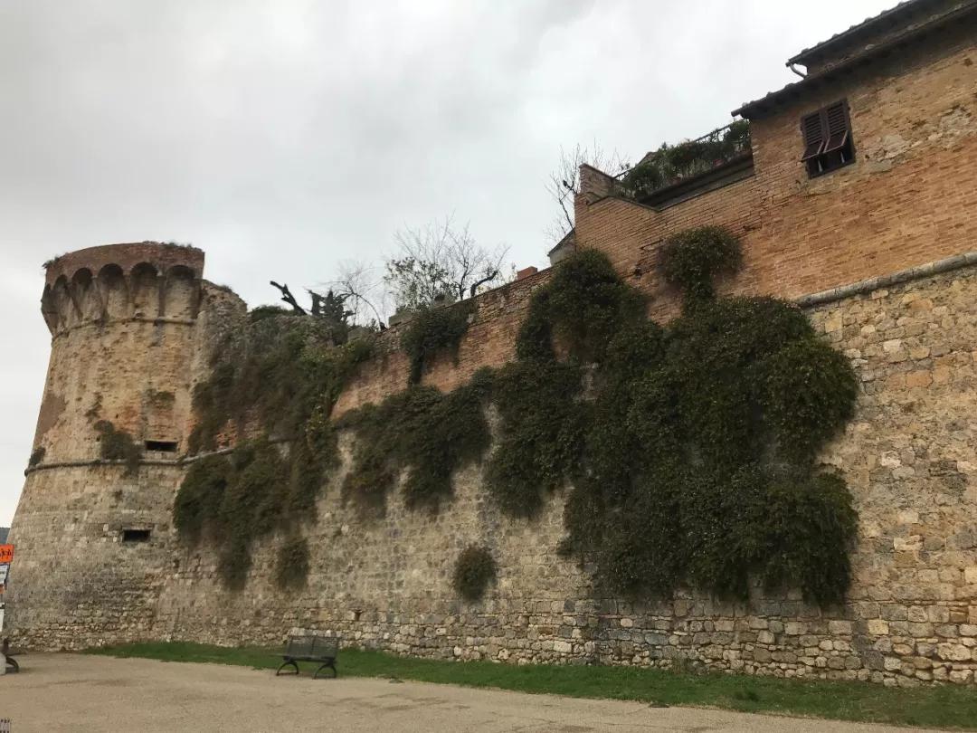 「慢达世界」第135期：圣吉米那诺｜匹诺曹与美塔之城