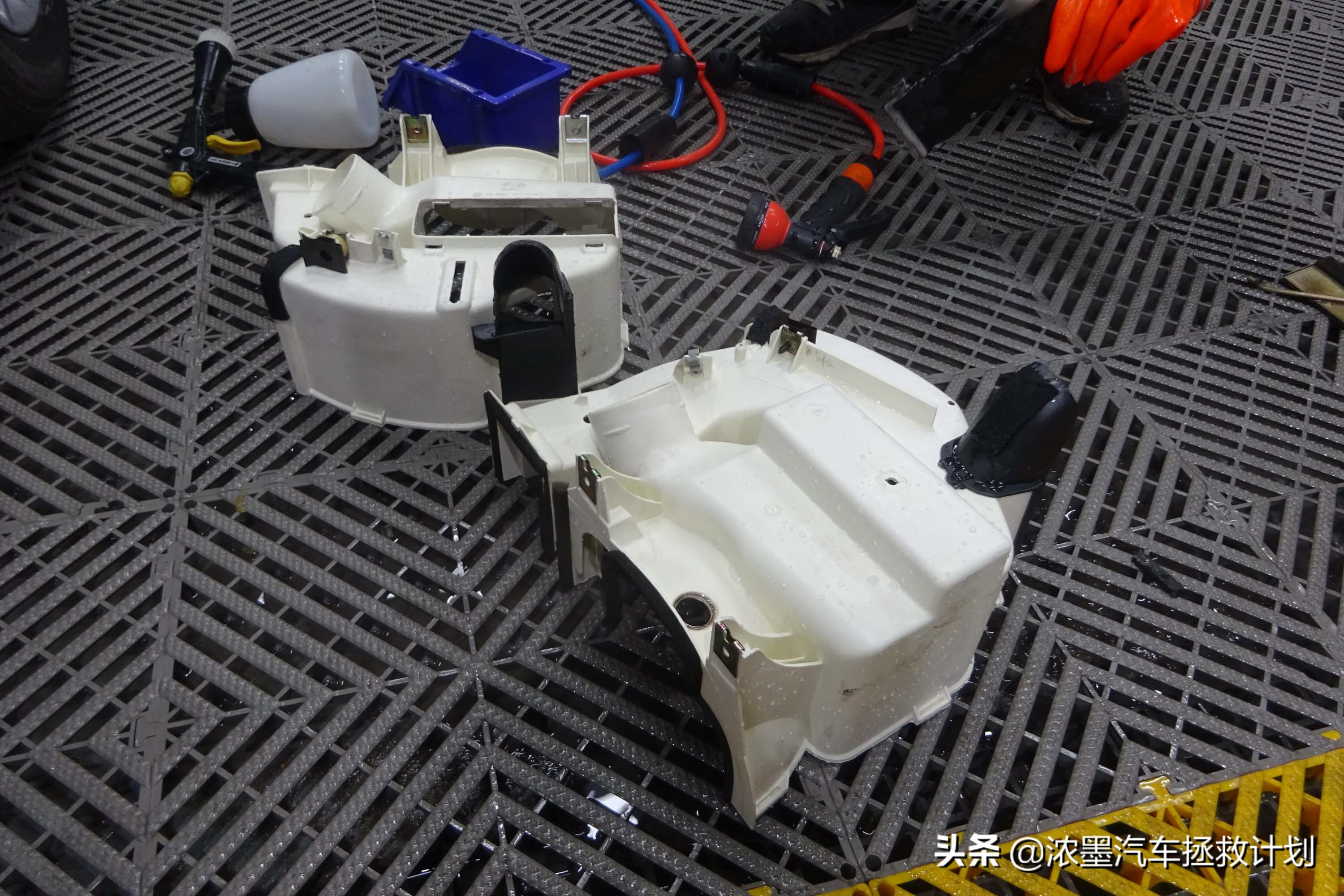 「妙手生花」重建一台战损级桑塔纳，带给它历经千般后的华丽重生