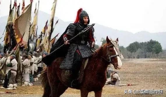 水浒传九纹龙史进精彩片段,水浒传九纹龙史进人物分析1000字