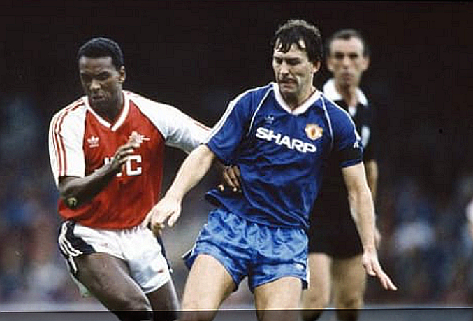 巴萨足球队服,巴萨皇马国家德比球衣