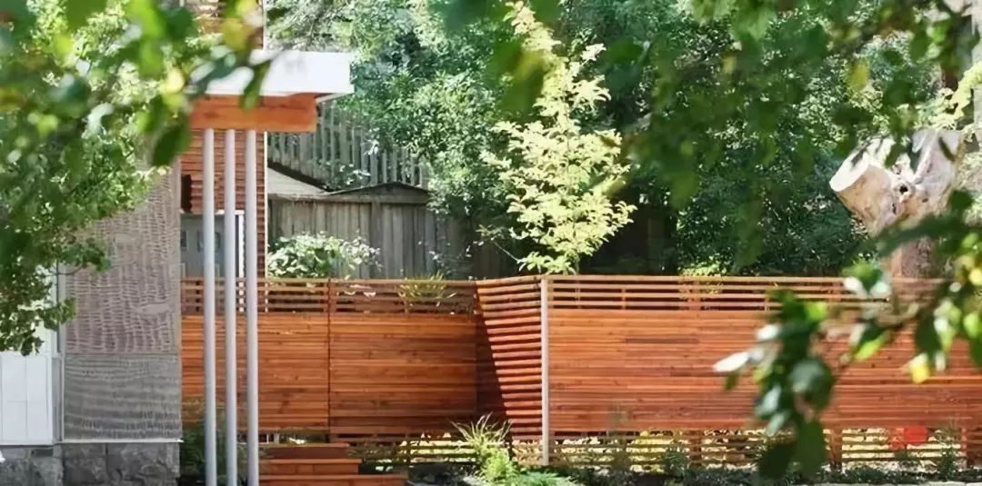 花园怎么布局才会有层次感,露台花园如何分休闲区和种花区