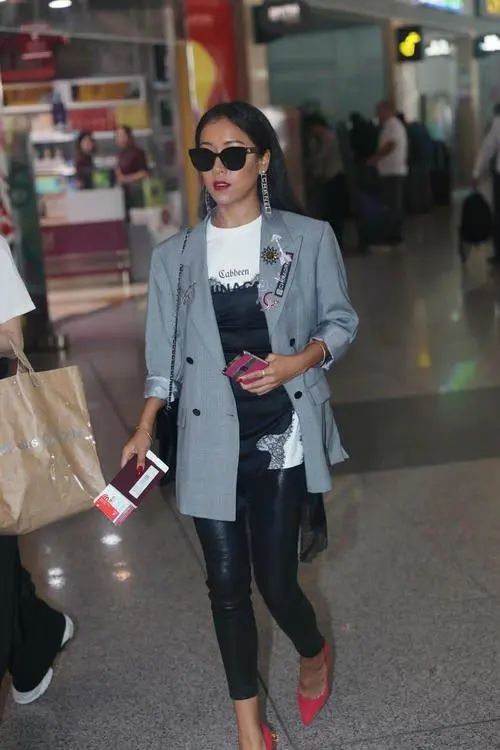 黑美人穿衣视频,黑美人防晒穿搭