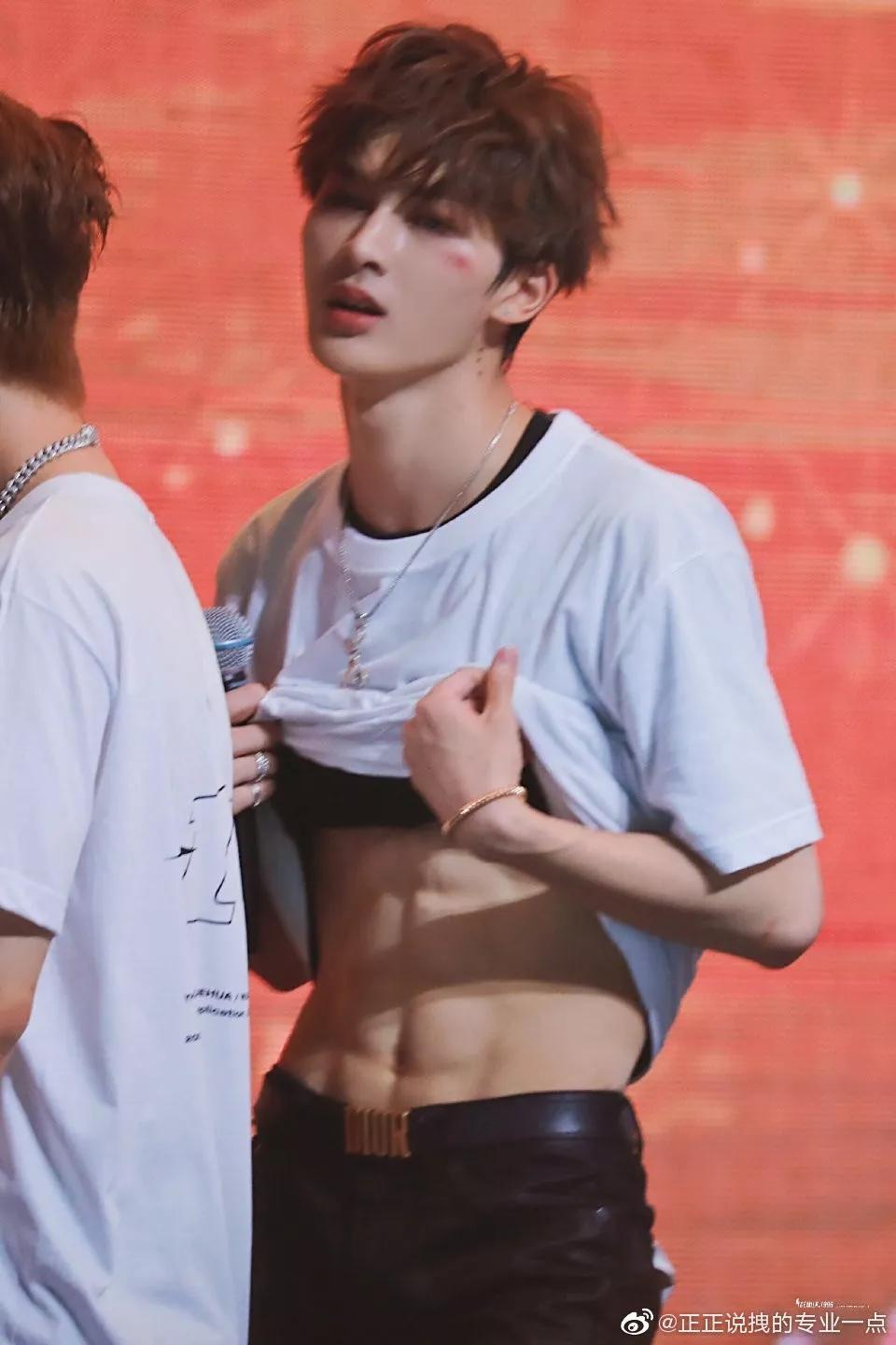 李现有没有腹肌,李现的真腹肌