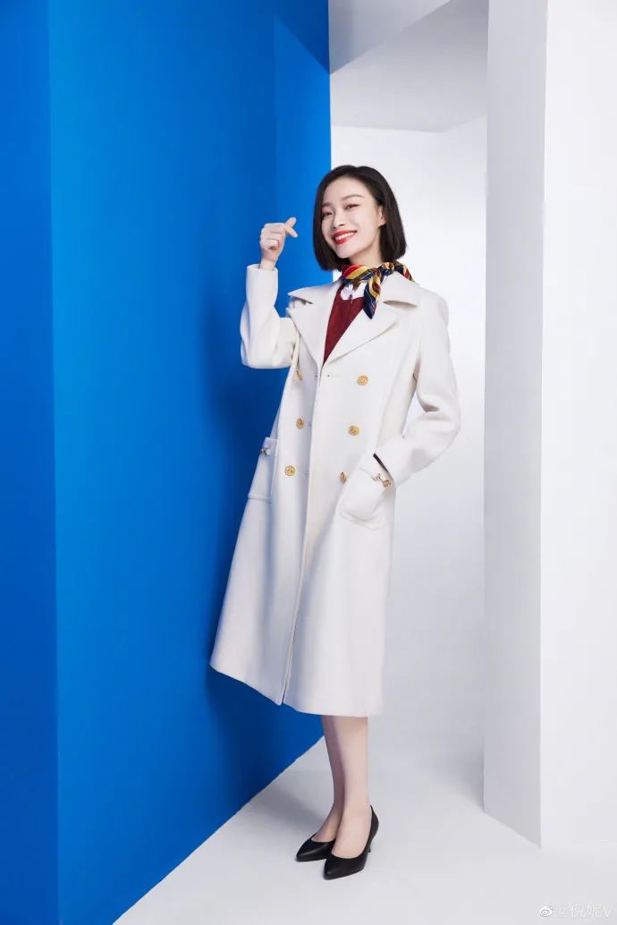 春晚时尚图鉴:热巴杨幂的红裙、王菲刷碗手套和董卿李思思的口红