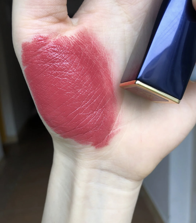 35岁适合涂什么颜色口红 (19岁以上适合涂什么颜色的口红)