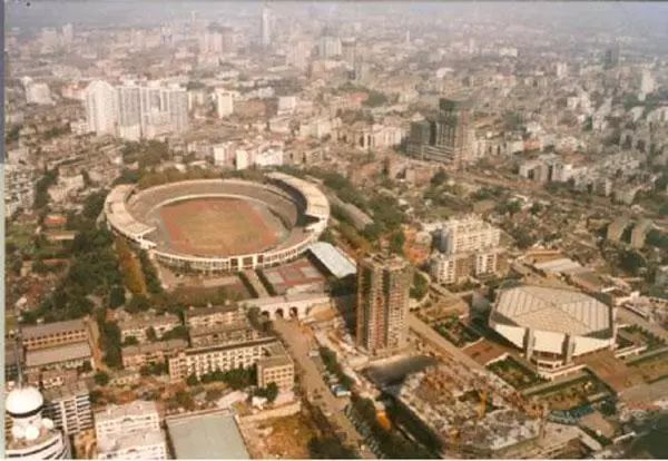 从稚气未脱到现在的满脸沧桑,从顽皮小子到大国领袖