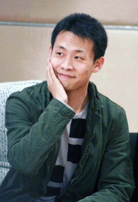 张译和陈松伶为什么会选择丁克,张译为何娶大6岁二婚妻子带孩子