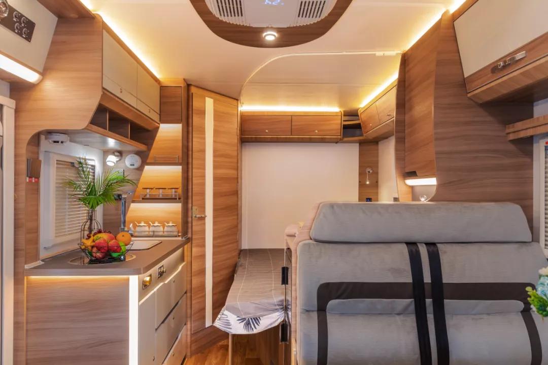 亚特y8纪念版房车,亚特纪念版y8房车价格