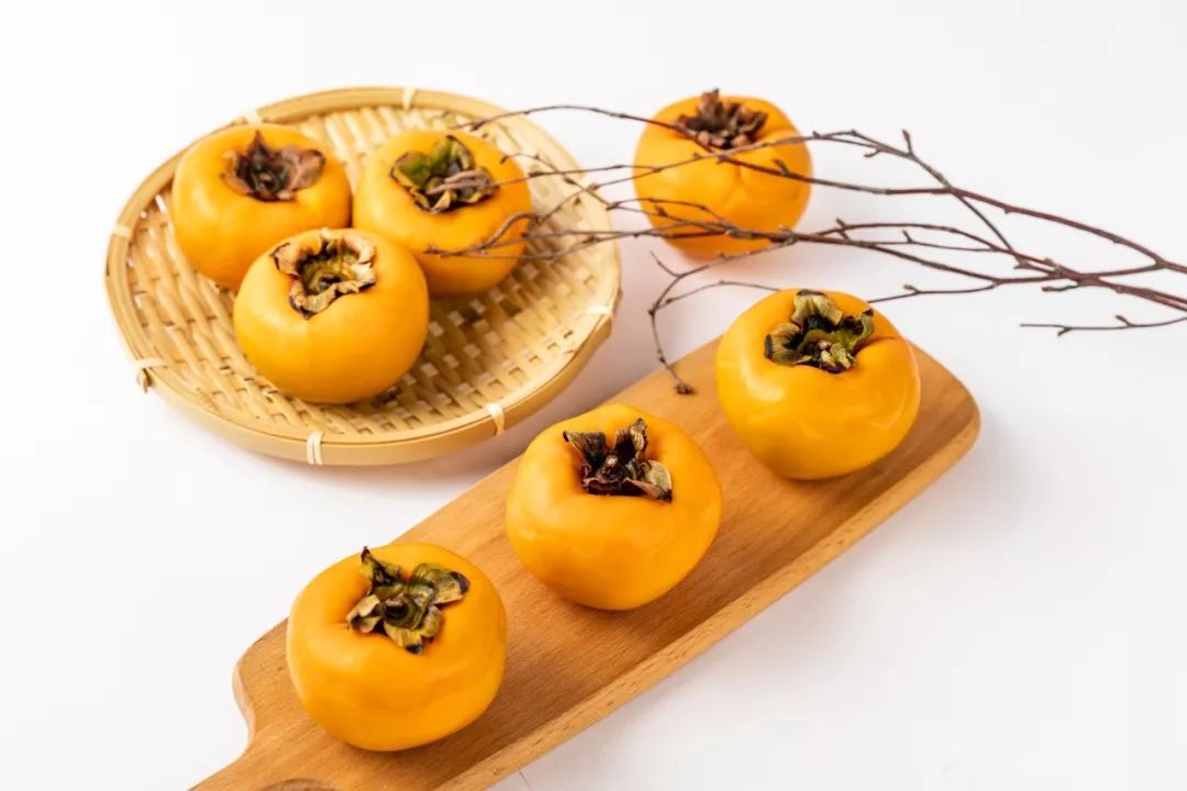 哪些东西和柿子不能一起吃,柿子相克的食物是什么